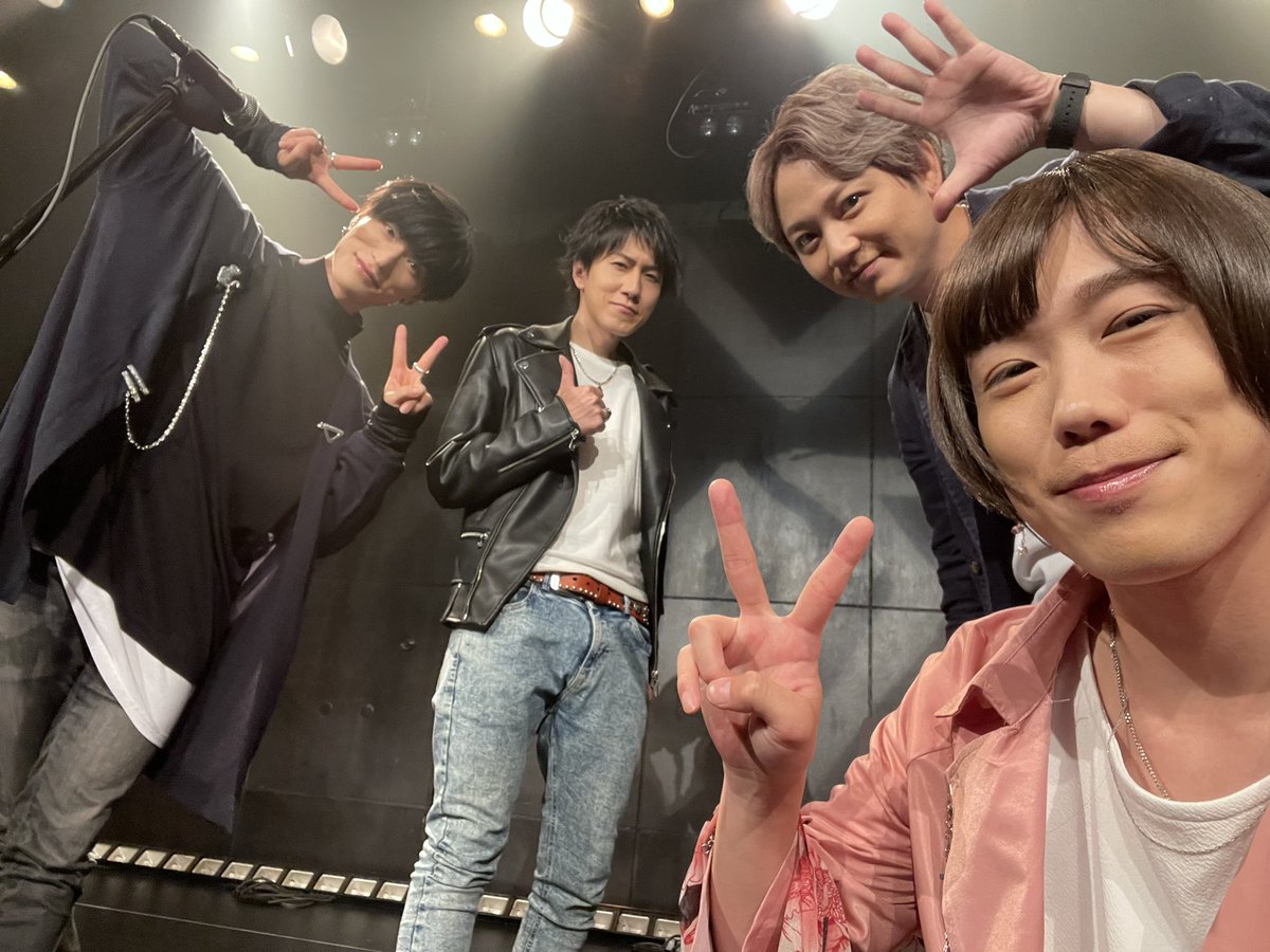 kasuyannko's tweet photo. #20faces ご来場ありがとうございました！！！！！！

やはり生のお芝居はとても楽しいですね。
来てくださって本当に本当にありがとうございました！！！！！！！
初日と今日のメンバーですー！！！！
またいつかこの4人で…😌 https://t.co/brZEOqh0Fu