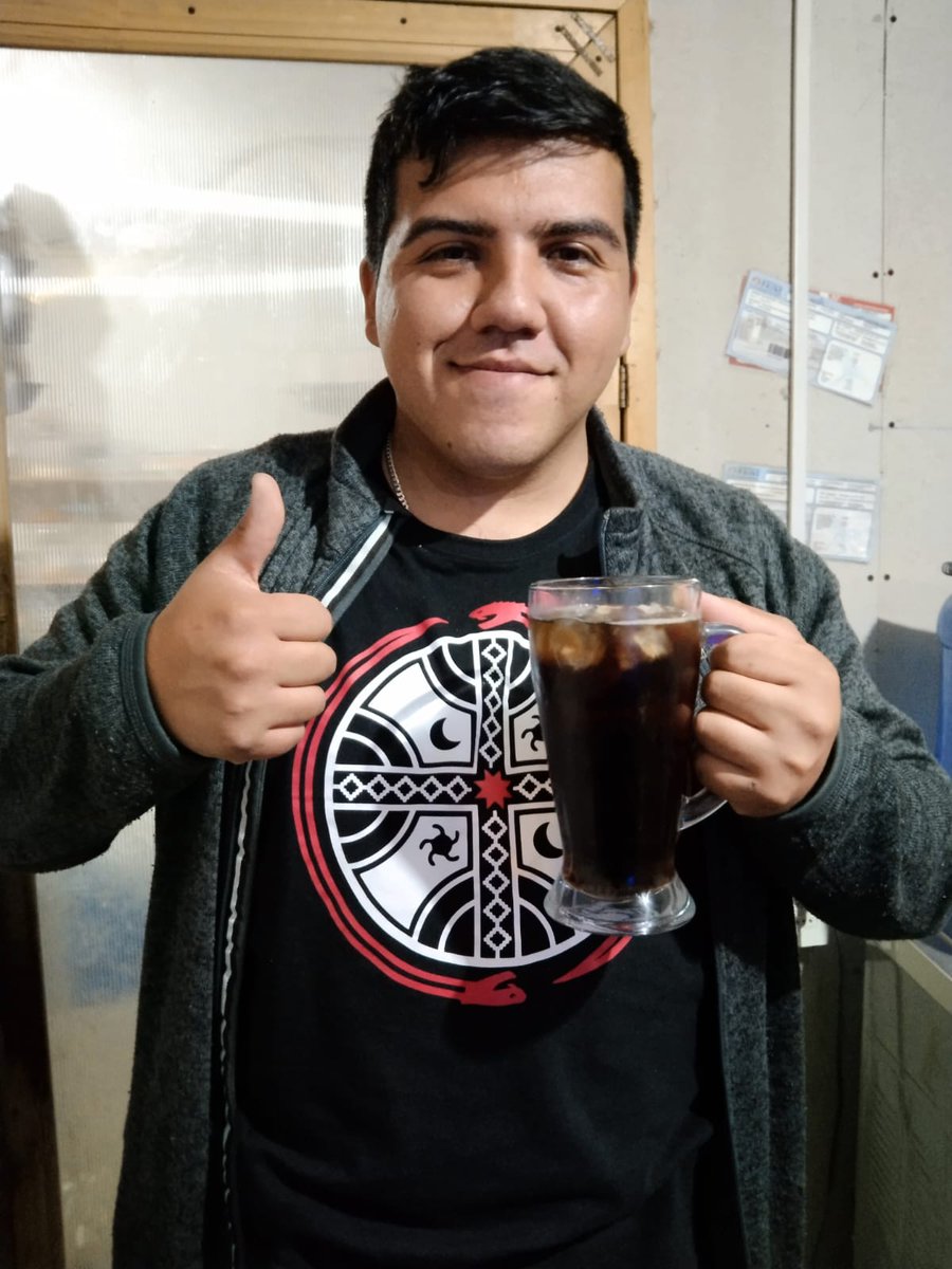 JorgeTobarRodr2's tweet photo. "Podré estar borracho, pero tu estas borroso y eso es peor"
Salud 🍻🥃
#ronbarcelo
#FelizDomingo
#chile https://t.co/ribdKBHyXc