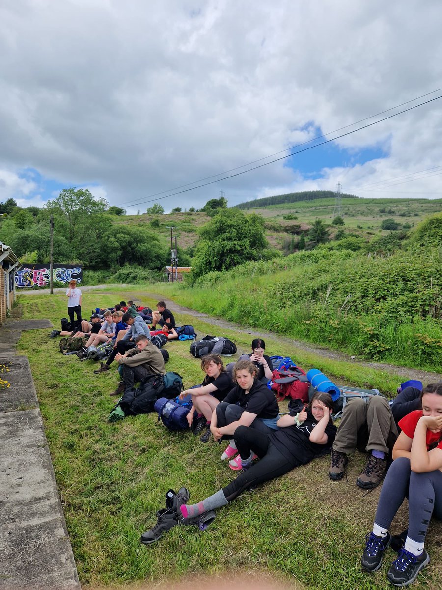 All back safe and sound. A few blisters,aching joints and tired eyes but great experience. ETA back to CHS 15:45.If gates aren’t open please don’t park in front of them. Wait until they are open and park in spaces on the right <a href="/officialCHS/">CHS</a> <a href="/UrddAwyrAgored/">GwasanaethAwyrAgored</a> @MsBYarrow <a href="/MissSJames1/">Miss S James</a>