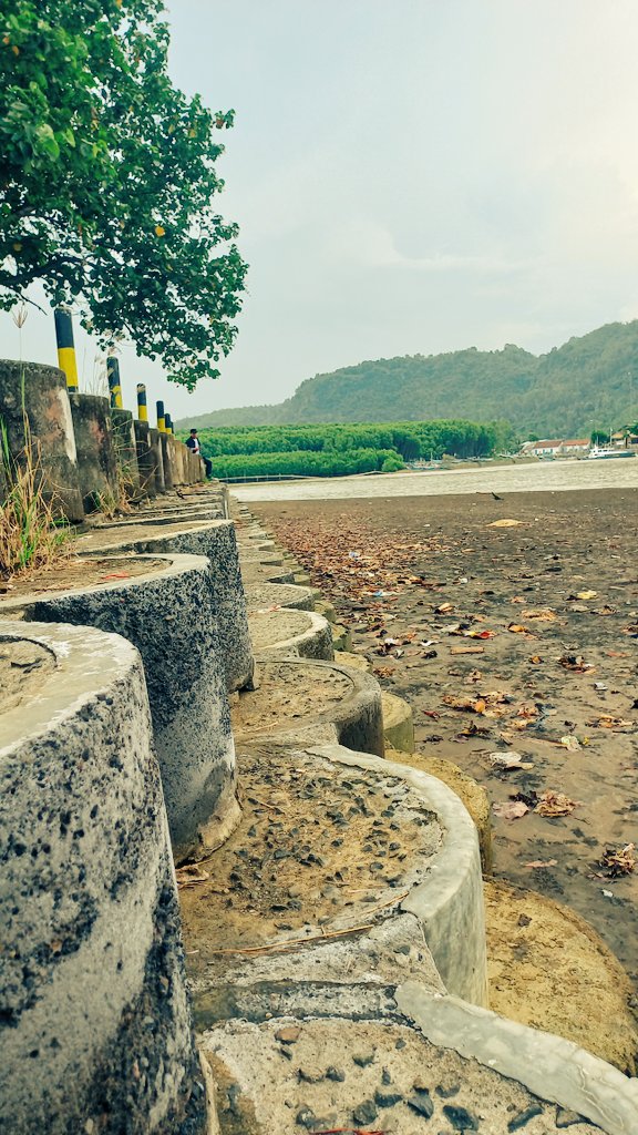 OktaDistyanS's tweet photo. Sat set sat set nah kan panik https://t.co/A98CBqiaT8
