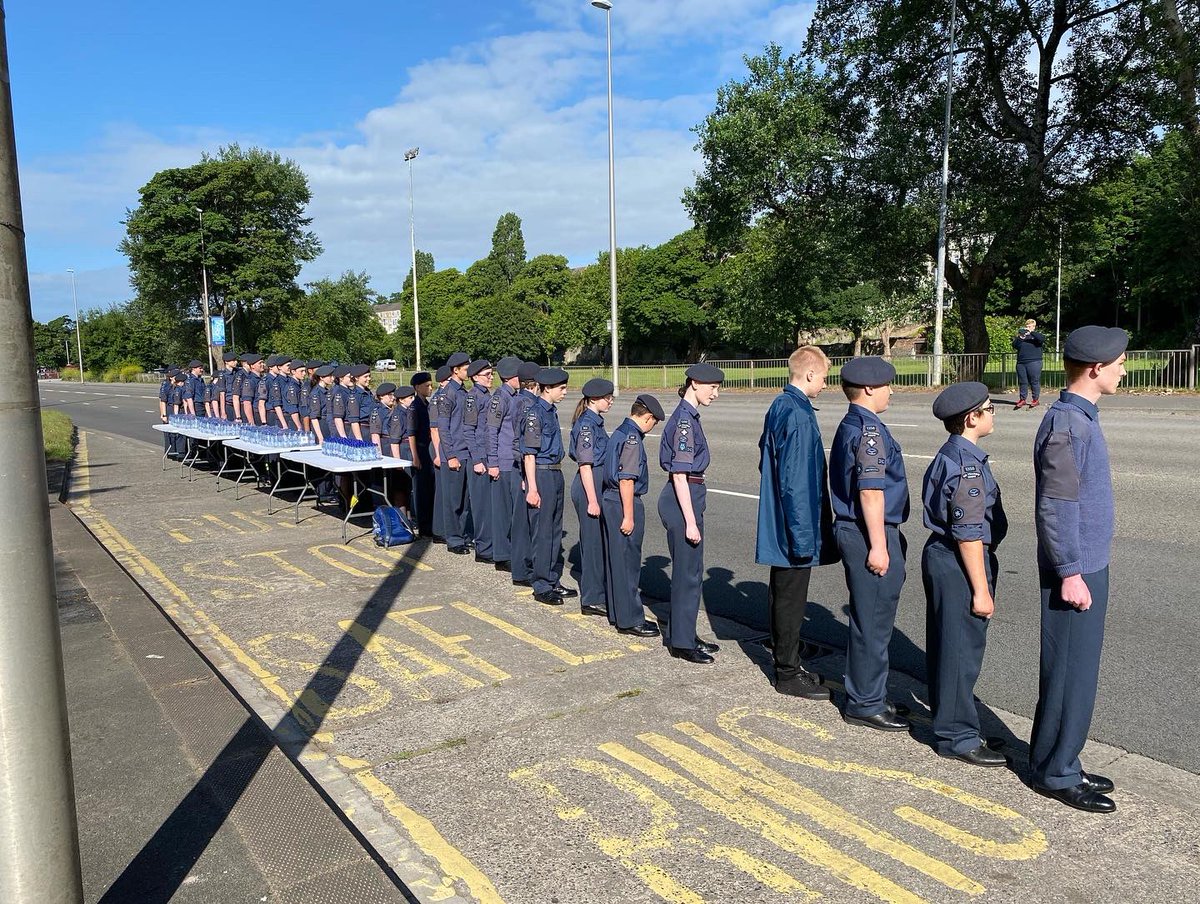 2475Sqn's tweet photo. Today saw 4 of our cadets and a member of staff have an early start and join several other Sqns across the Wing to support Swansea Half Marathon. I was so proud of all the Cadets, you were exemplary and I’m sure all the runners appreciated our cheering, singing and encouragement. https://t.co/396N9zlR29