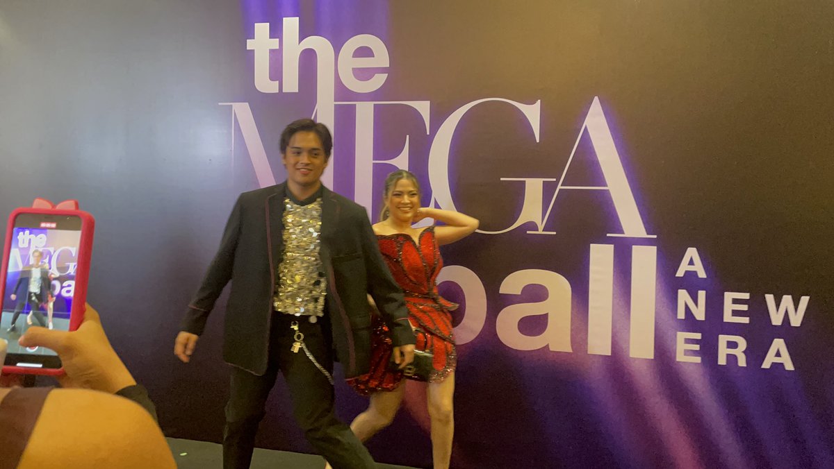 JhoeyPascua's tweet photo. And here they are!!! 

KDLEX ELEGANT MEGA DATE

#TheMEGABallAlexa
#TheMEGABallKD https://t.co/wrIUcuqspa
