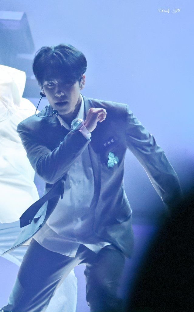 프듀 원픽 남돌같은 사진 공유합니다……..