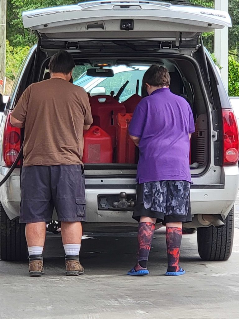 Cokedupoptions's tweet image. Just saw 2 billionaires