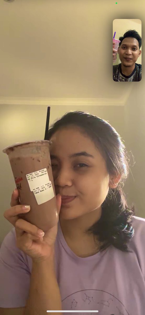 Cerita #ldr pagi ini
Dipisahkan oleh lautan
Disatukan oleh coklat