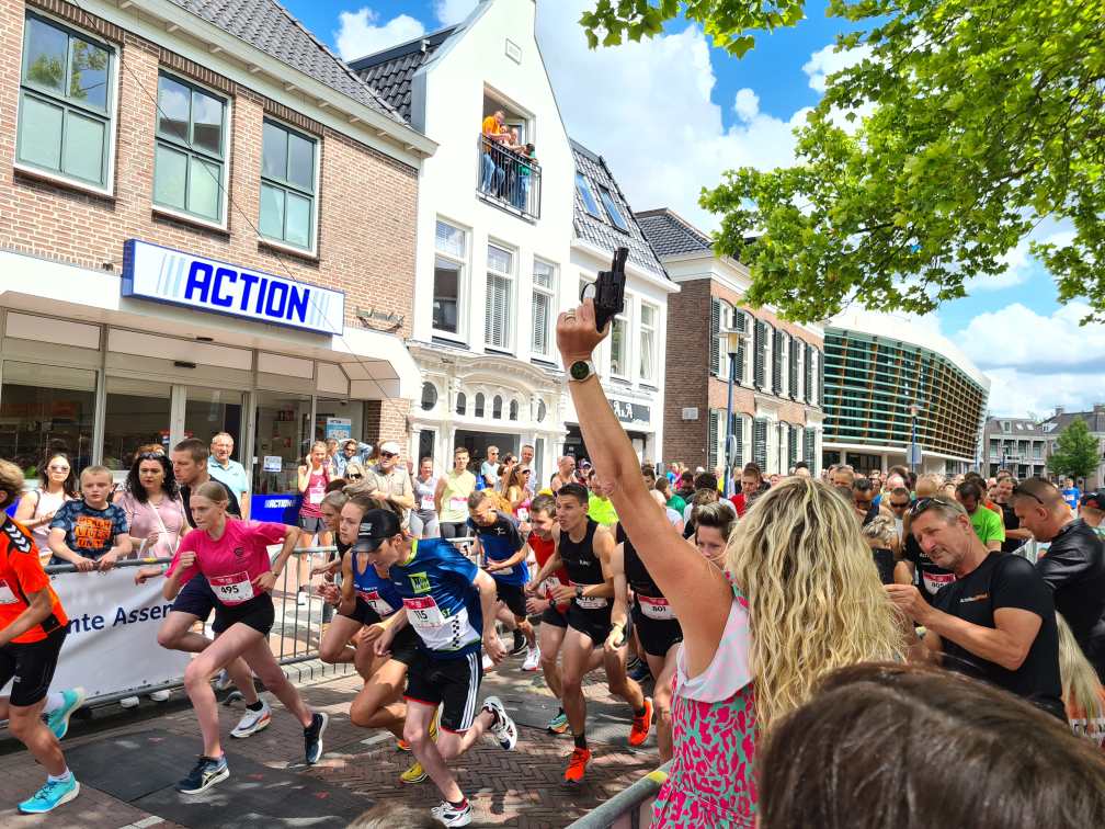 In het zonnetje start 5km #Asserstadsloop #Assen #AssenSportstad #Assenruns
