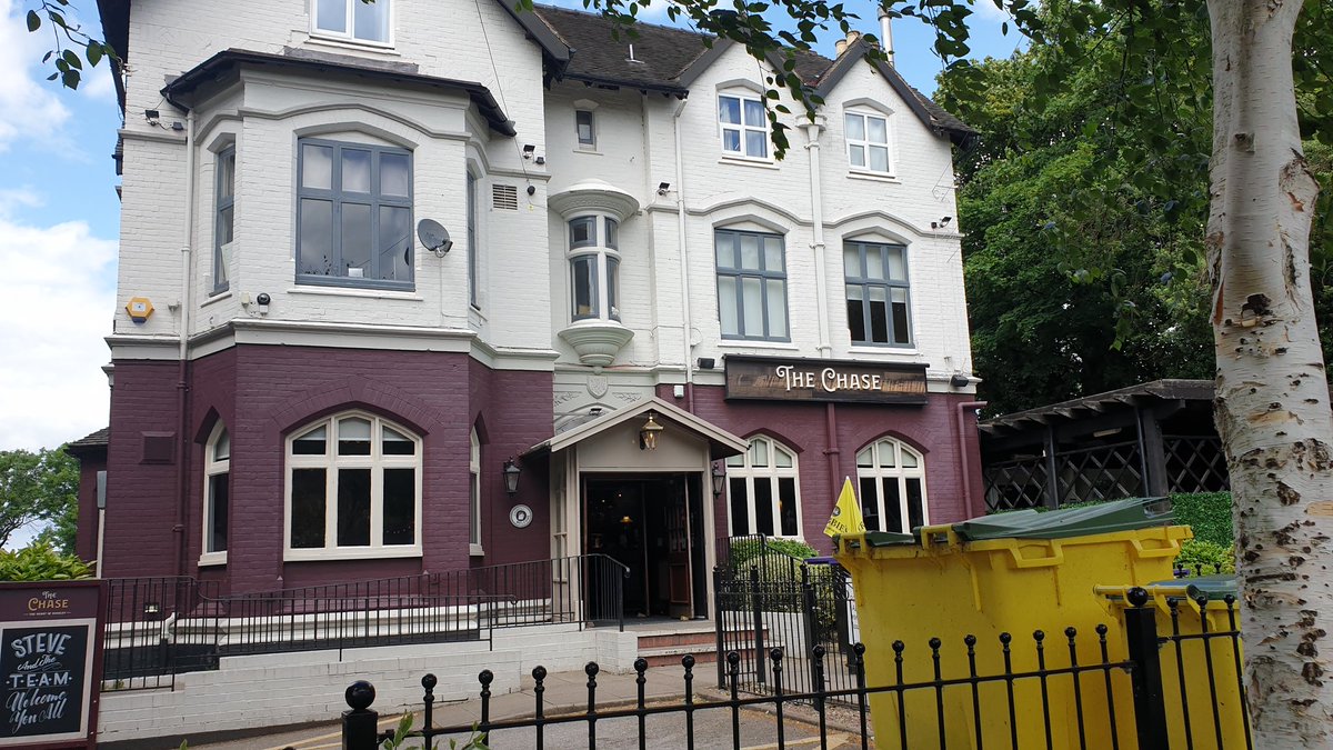 BridgnorthWolf's tweet photo. A few beers at The Chase in Rugeley about half hour walk from Cannock Chase Live ready for @NoelGallagher with The Duchess @delgoldie
#concert5 https://t.co/4mWoekGT22