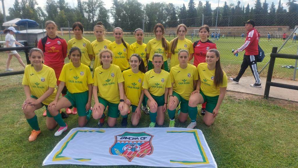 amigosdelduero_'s tweet photo. ¡Menudo fin de semana!

Nuestras pequeñas jugadoras lo han dado todo en el torneo y han podido disfrutar de lo que más les gusta⚽ https://t.co/WkTxrijoqt