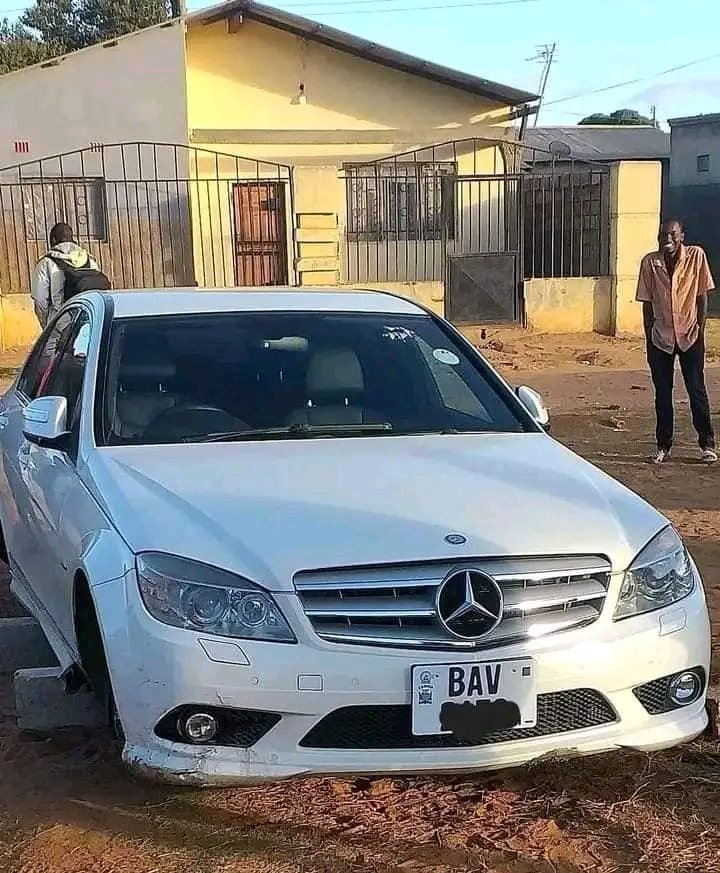 You go to the ghetto to steal their women, they don't leave your car the same. 😂😂😂