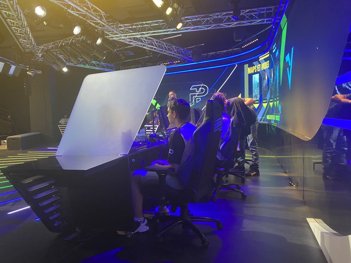 COD🔵⚫️

LAN #RISEUP2 🏆

Après la défaite en finale winner face à @fakeesportfr nous jouons notre finale loser face à <a href="/esport_pulsar/">Team Pulsar eSports A.S.D.</a> pour espérer remonter en grande finale ! 

GL à nos joueurs ! 

#VexalAlwaysReborn