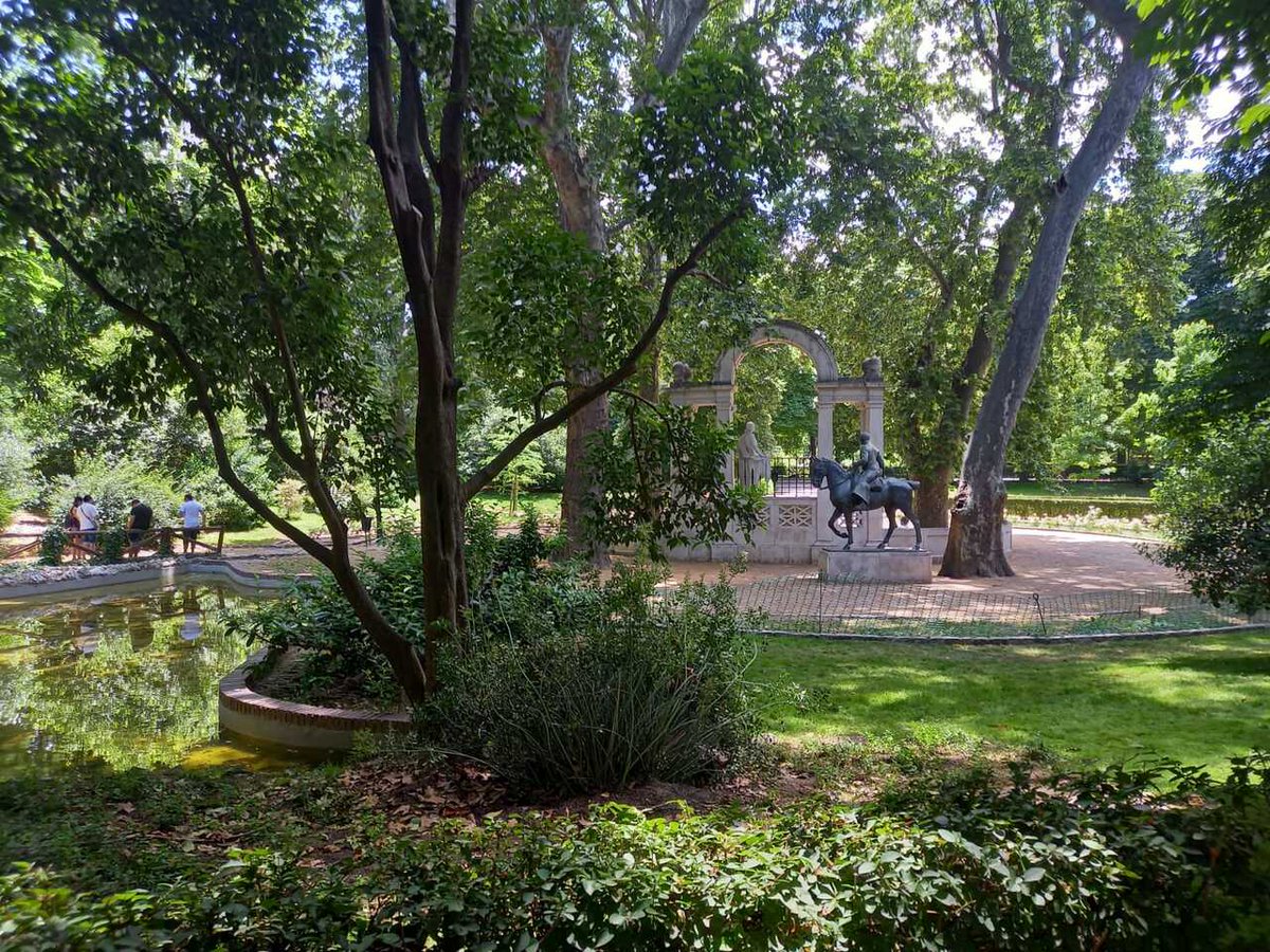 MADRID's tweet photo. 📢#ElRetiro contará con un ℹpunto de información turística móvil, #Infocar, hasta septiembre.
✔ Los técnicos resolverán a los turistas dudas, además de ofrecerles todo tipo de información sobre las mejores rutas, planes culturales y de ocio en la ciudad
https://t.co/N2rutAncDL https://t.co/2FagmdhOaq