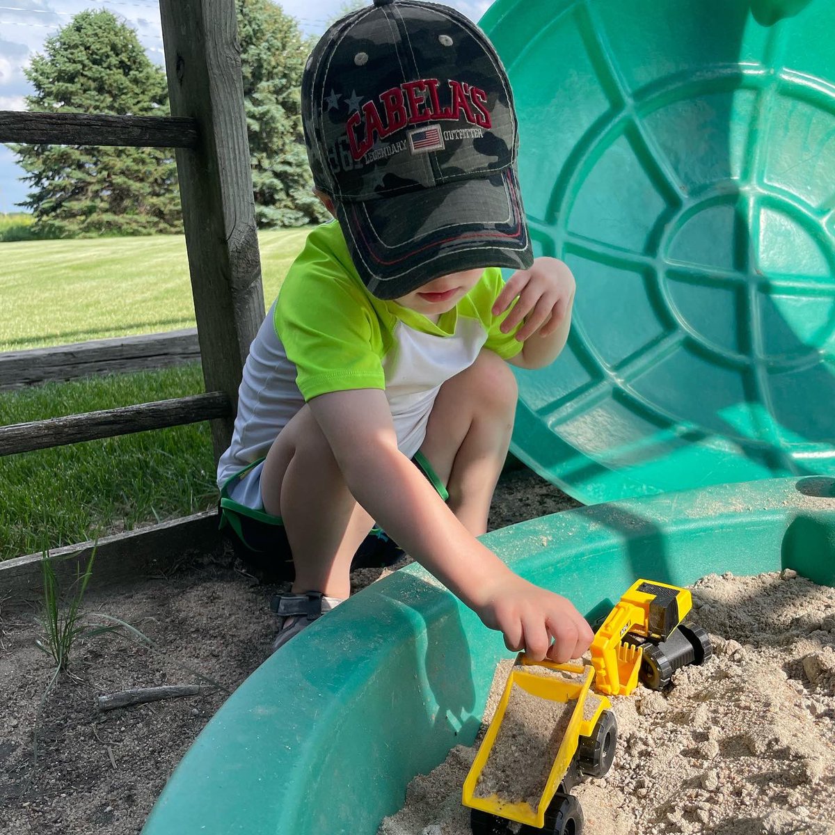 meloleitz's tweet photo. We had the best time at LaLa and Papa’s playing outside! ☀️🚜💦 #summerfun #TrevorBrice https://t.co/Q0Byg9398L