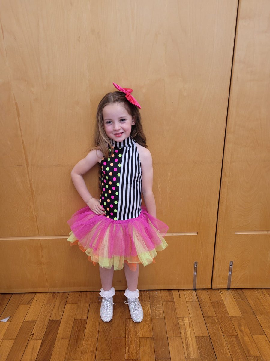 jenniekar's tweet photo. Our Little Superstar In Her Show🥰🥰🥰 #MiaCarroll #Niece #bFamous https://t.co/QCFmRg94ay