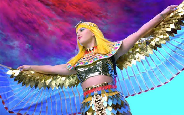 GaibAaron's tweet photo. Rare sighting photos of the Ibong Adarna colorized 🌈 #rp612fic https://t.co/ld4JbTwlph