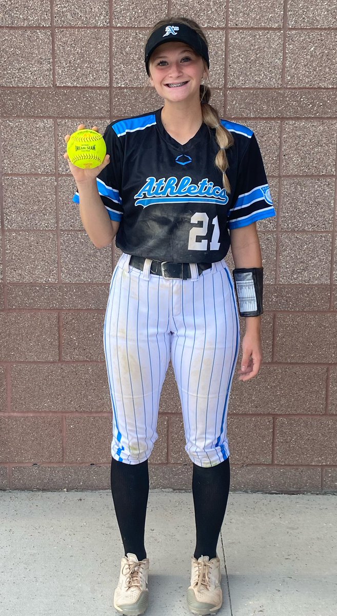 Autumn Vanzee with the solo shot over left field fence this sunny morning in KC. The girls are battling and still alive. Come catch the action.
