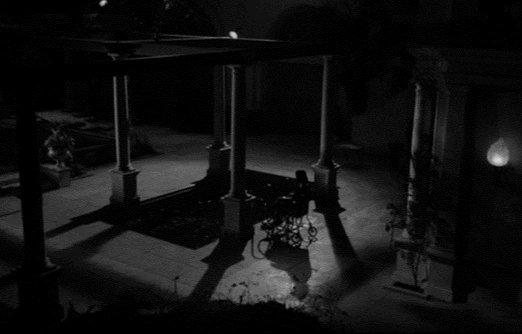JamesStoorie's tweet photo. TASTE OF FEAR (1961).

Darkness falls on The Riveria...

#horror #gothic #britishhorror #hammerhorror #christopherlee #sethholt #screamoffear #France #60s https://t.co/kbMpelyAPb