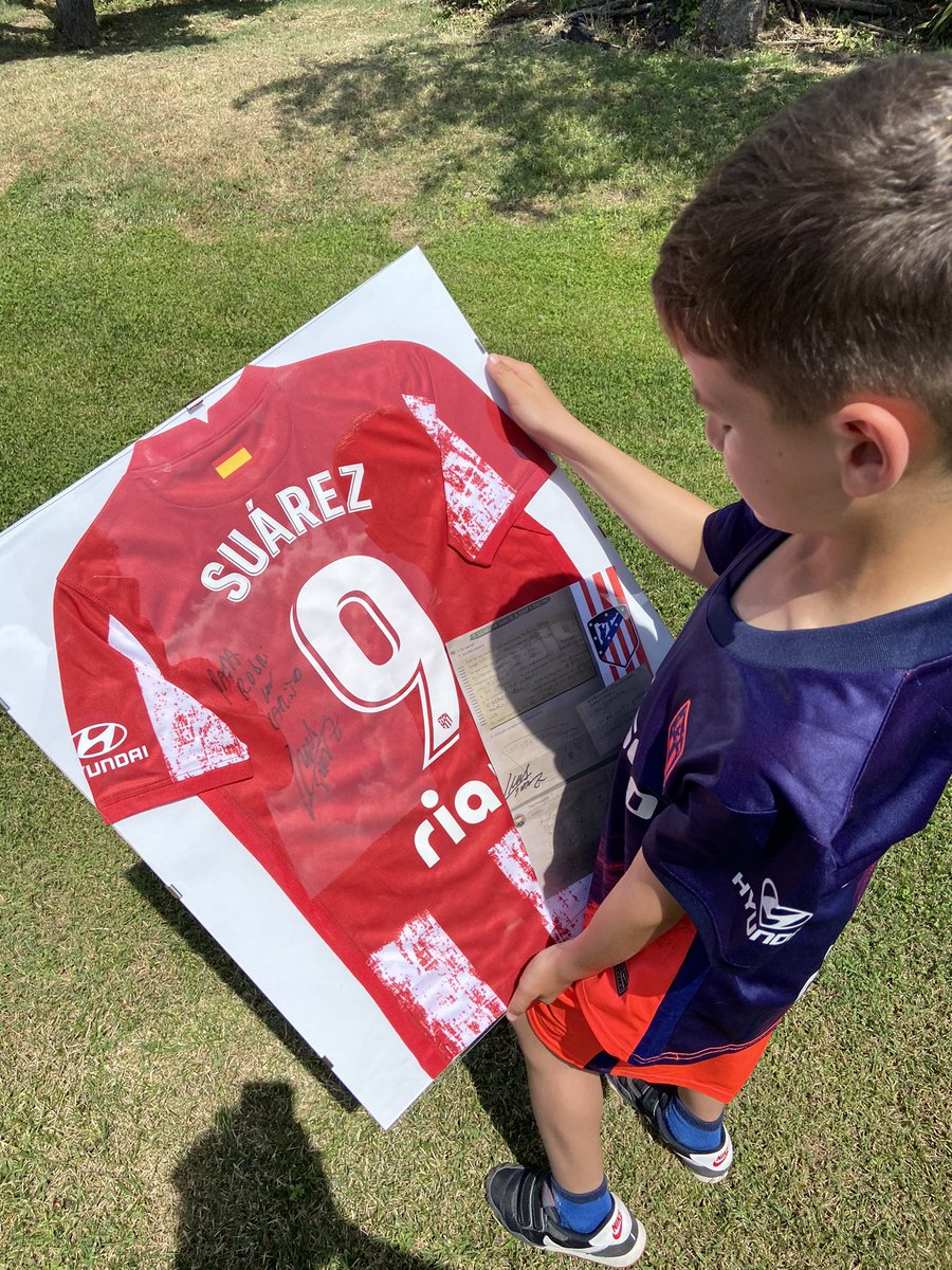 Fran_Mulhberg's tweet photo. @gijon2013 @cuadernosrubio @LuisSuarez9 @Atleti @Metropolitano @tereamor @Palindron @Natvillalis Gracias Lucho por hacernos campeones https://t.co/syYqQepgVW