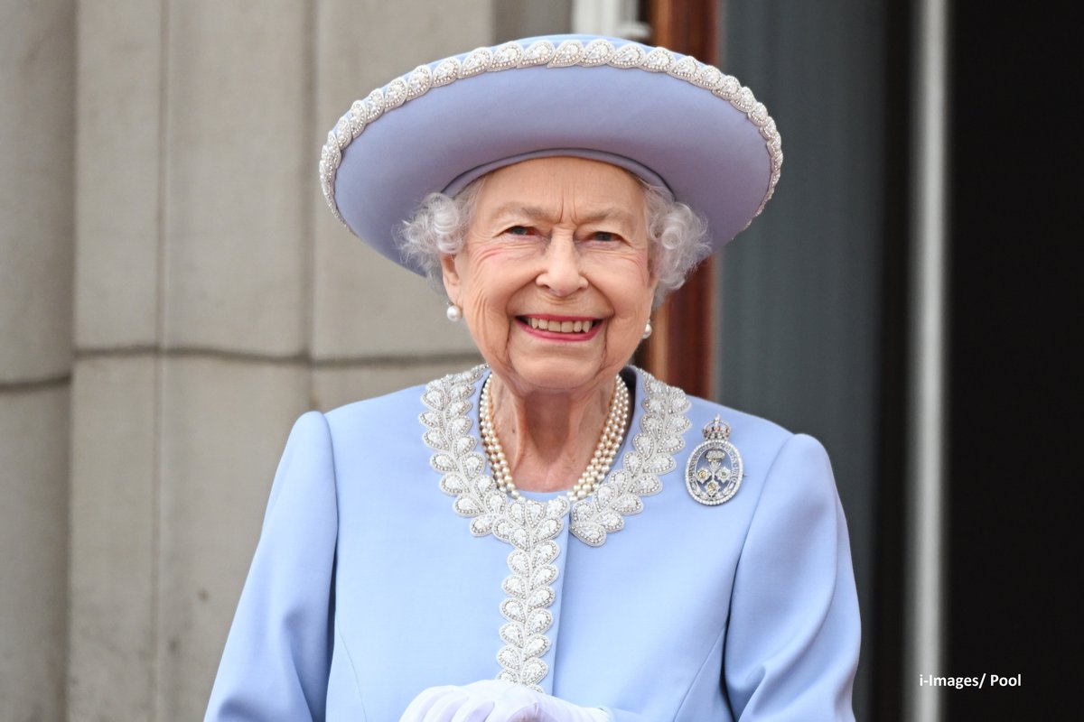 Coronation2023's tweet photo. The Queen has now overtaken King Bhumibol Adulyadej of Thailand and is the second longest reigning monarch in recorded history. Her reign tied with his June 12 2022. As of midnight, she has ruled for 70 years and 127 days. Only Louis XIV of France has reigned longer. https://t.co/iSotAwOGh5