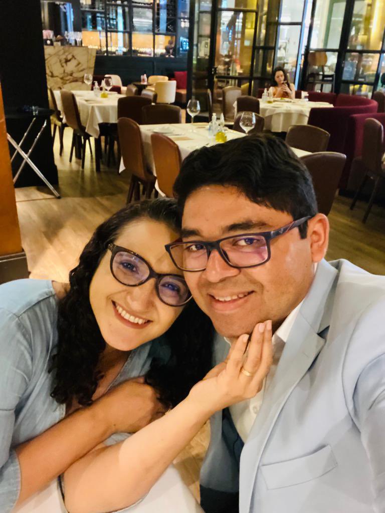 DanielCarvalh13's tweet photo. Neste dia especial dos namorados, declaro meu amor à minha eterna namorada. Aprecio demais estar na companhia dela em qualquer lugar, pois quando o mais importante é a pessoa amada, um simples passeio na praça, se torna uma noite dos sonhos em Nova Iorque. https://t.co/n9HgVFhGFv