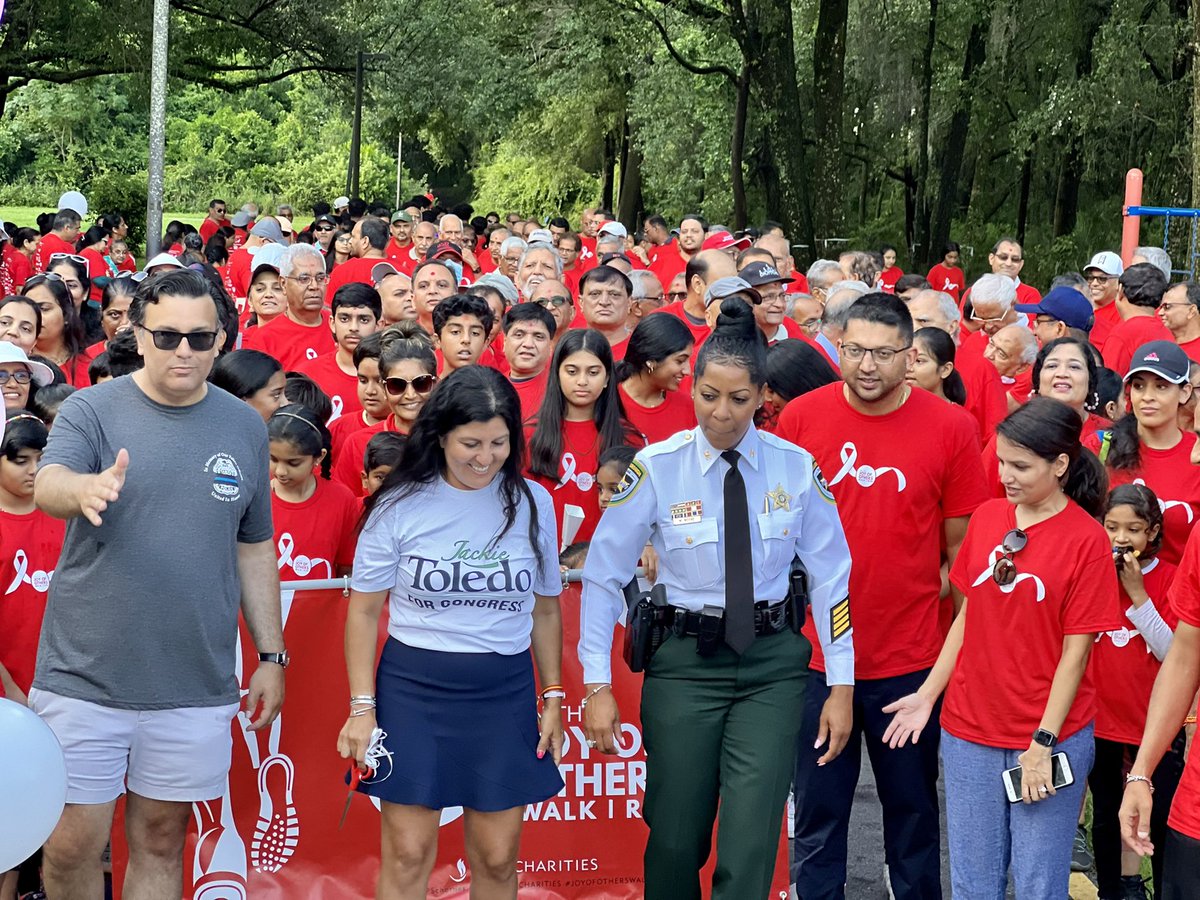 CouncilmanViera's tweet photo. Great time at the BAPS Swaminarayan Sanstha #joyofotherswalk early this AM. BAPS put together this walk to benefit the Susan G. Komen efforts to combat breast cancer in our community. The Indian-American community was out with vigor for a great cause.
#bapscharities https://t.co/pZPqkcpveB