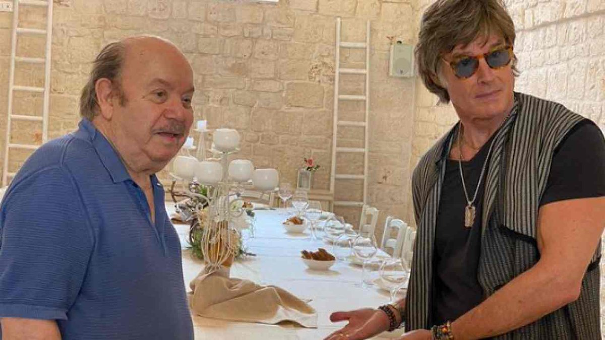 zazoomblog's tweet photo. Viaggio a sorpresa ovvero la “strana coppia” Lino Banfi e Ronn Moss - #Viaggio #sorpresa #ovvero #“strana https://t.co/DQgRoGCUUA https://t.co/5fPw7QfwCu