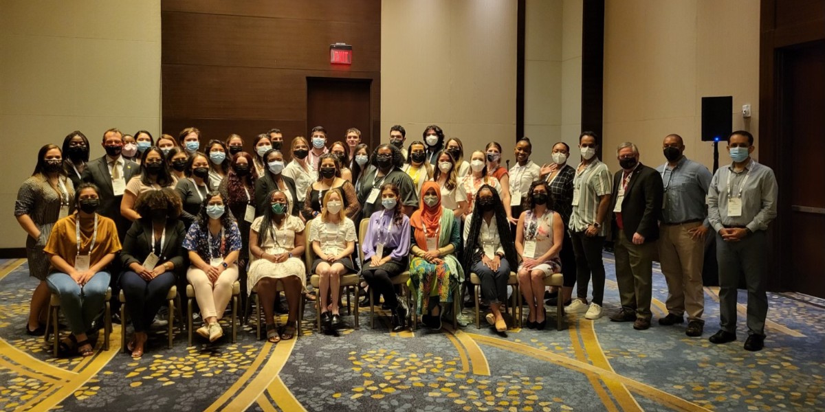 ASM's Future Leaders Mentoring Fellowship supports undergrad, postbacc &amp; graduate students from underrepresented groups navigating microbial science careers. It was great to see the inaugural group of mentors &amp; mentees together at #ASMicrobe! Learn more: asm.social/C2