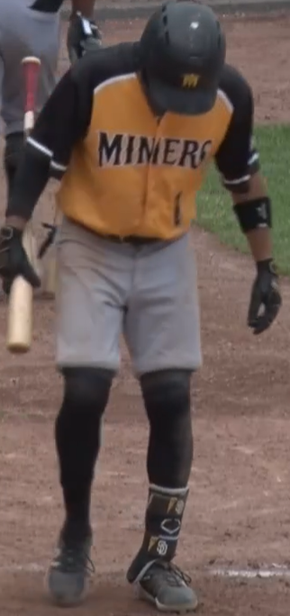 SCMiners's tweet photo. Jawuan got those pants looking like shorts today! https://t.co/yUDcGEW95t