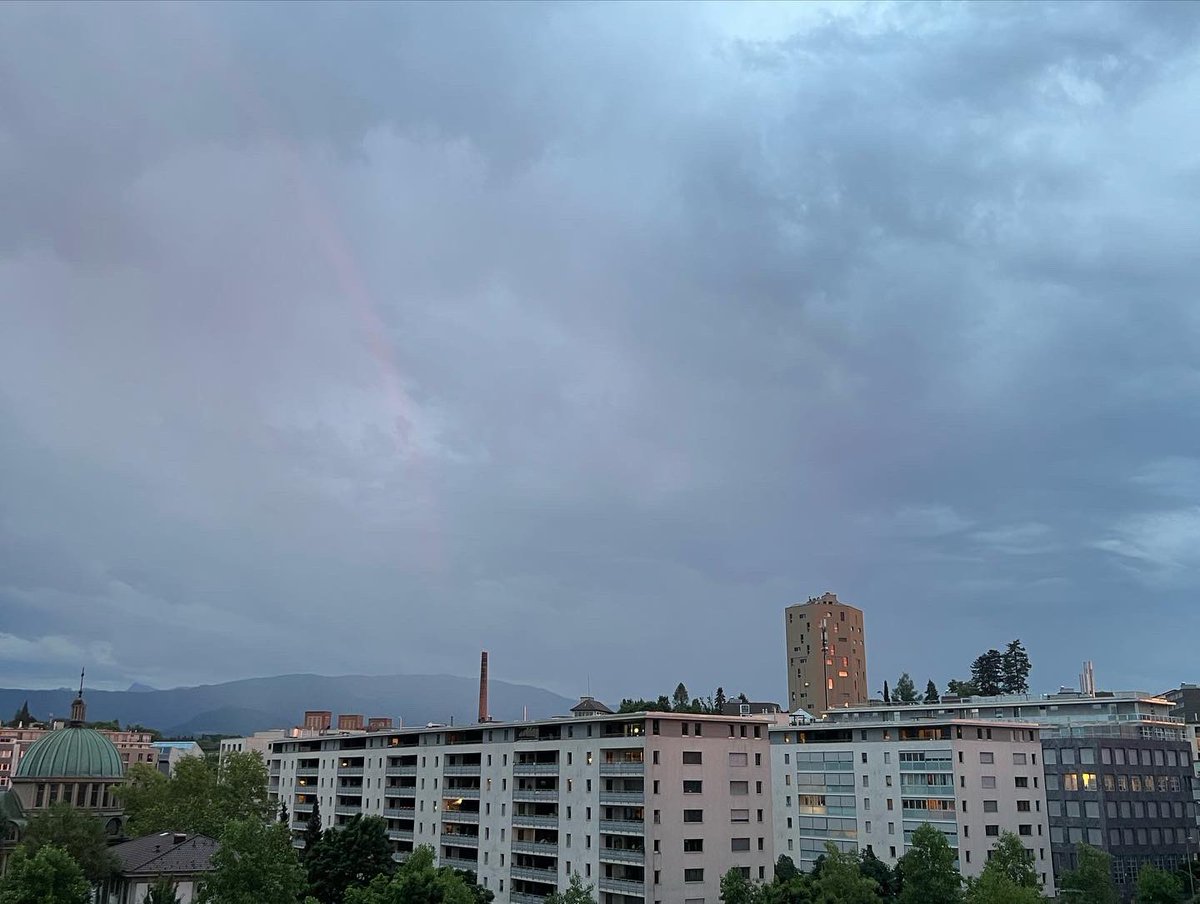 shloobee's tweet photo. Almost bow… #Rainbow #Rain #StormBrewing #PreAlpes #Fribourg #FribourgRegion #Switzerland #Weather https://t.co/giWZcWGU3T