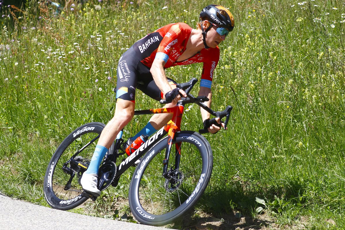 👊 @CarusoDamiano joined @jackhaig93 in the final metres of the 74th @dauphine, cementing 4th & 5th positions in the overall classification and 2nd place in the Team Classification. #RideAsOne #Dauphiné 📸 @SprintCycling