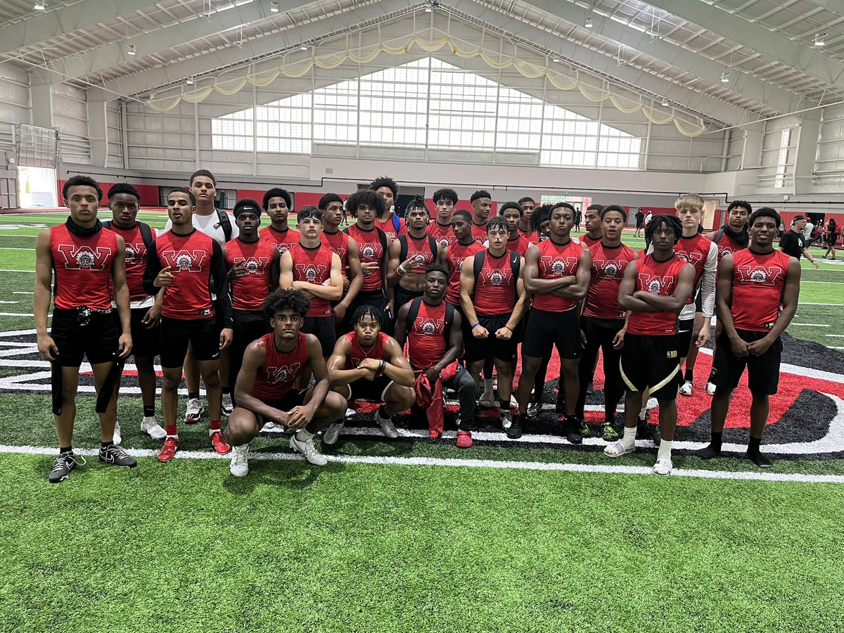 WayneWarriorFB1's tweet photo. Thanks @BallStateFB for inviting us to your camp today! The boys had fun and got some great work in! https://t.co/dEKMJQHgLb