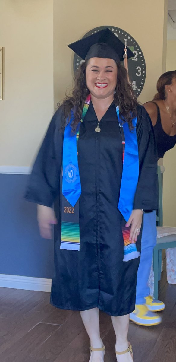 StylistTo3's tweet photo. Congratulations Sandra! You did it! We’re proud of you! @devryuniv #DeVryProud https://t.co/wFs8OQerto