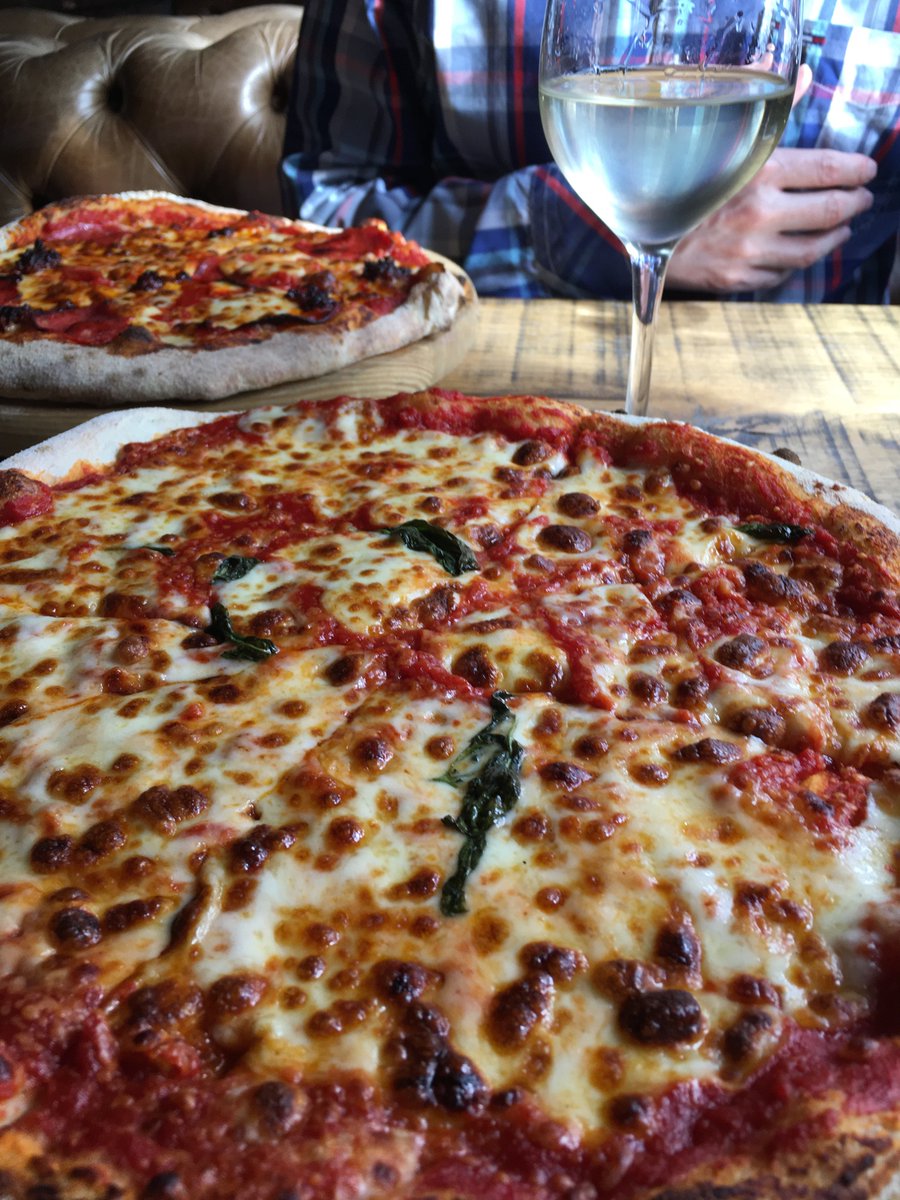 #BrumHour - this weekend’s  eating out included The Keg and Grill a favourite of <a href="/PaulFulford/">Paul Fulford</a> and The Round House for a very respectable pizza and a glass of Cab Sav <a href="/SKCwitter/">Stephen K. Chand</a> <a href="/IndependentBham/">Independent Birmingham</a> <a href="/ChefWalker77/">Lewis Walker</a>