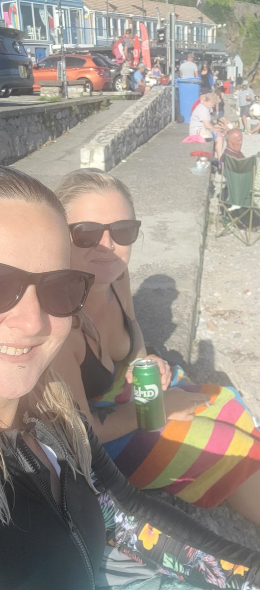 amylee2289's tweet photo. Evening dip in the sea with my little sister! #breakwater #brixham #sundayswim https://t.co/mKPufHrkr9