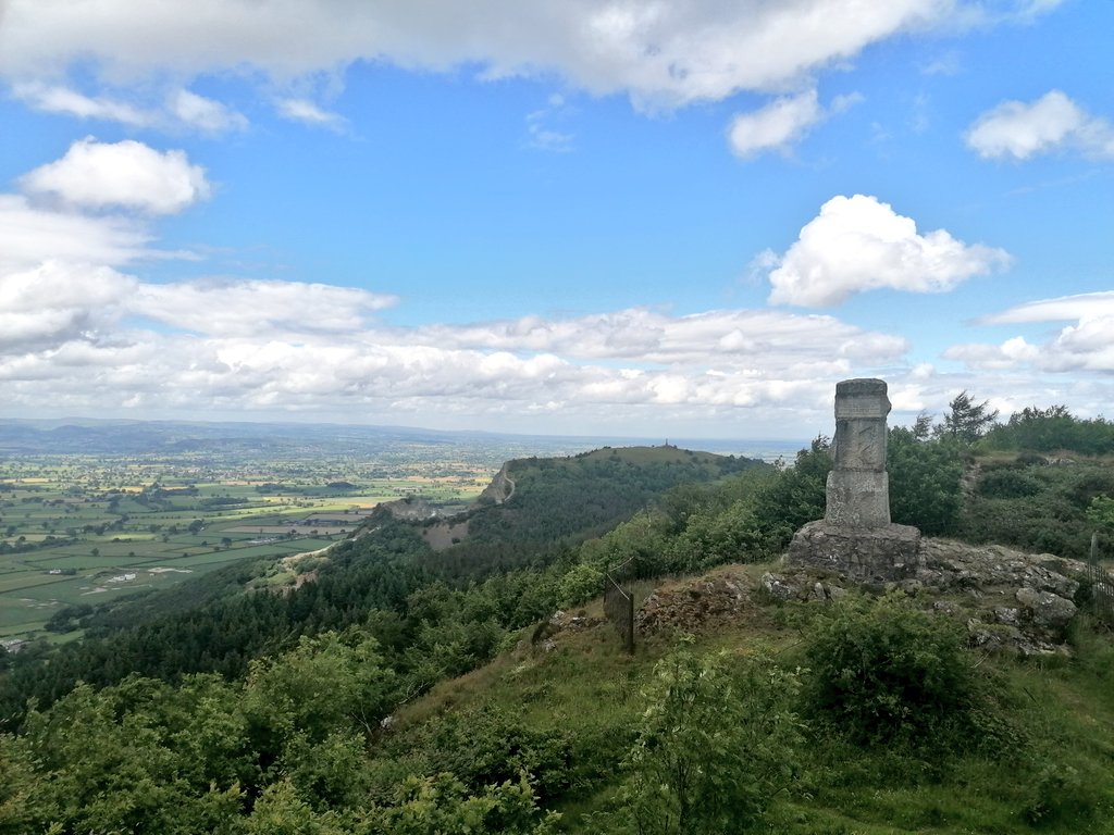 jeliz35's tweet photo. Stunning views on yesterday's hike around the Breidden hills, followed by a 60 mile club ride into Shropshire today. What weekends were made for 😍⛰️🚵♀️
#hilltops #breidden #greatoutdoors https://t.co/VjG8ZOFc2N