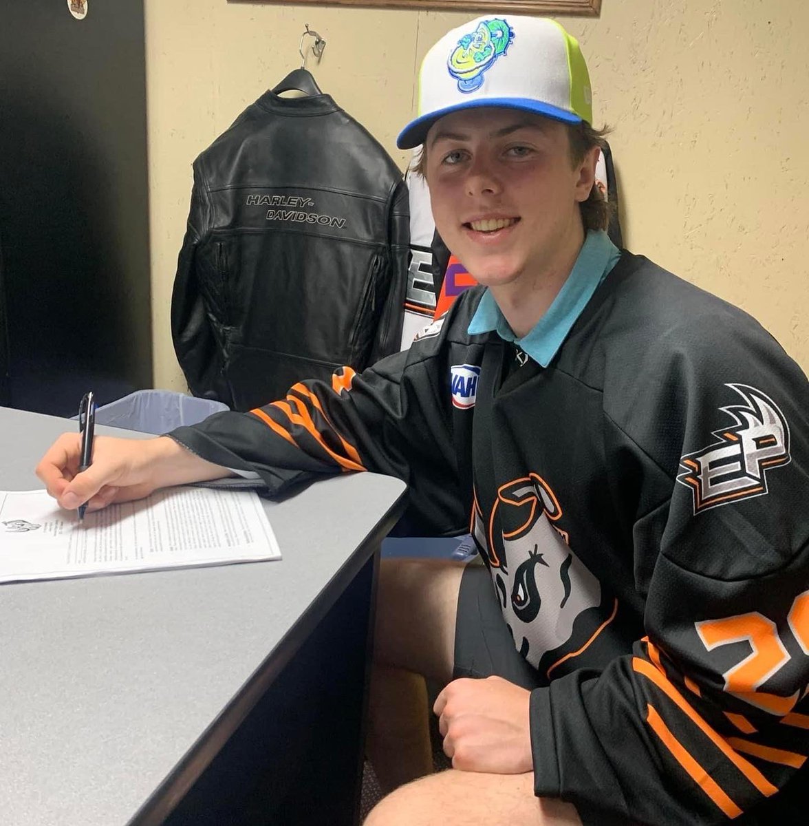 PatrickBoyle29's tweet photo. Excited to work with @fritzie31 and @Rhinos_Na3hl @El_Paso_Rhinos for the 2022/23 Season. https://t.co/mtfN712X4S