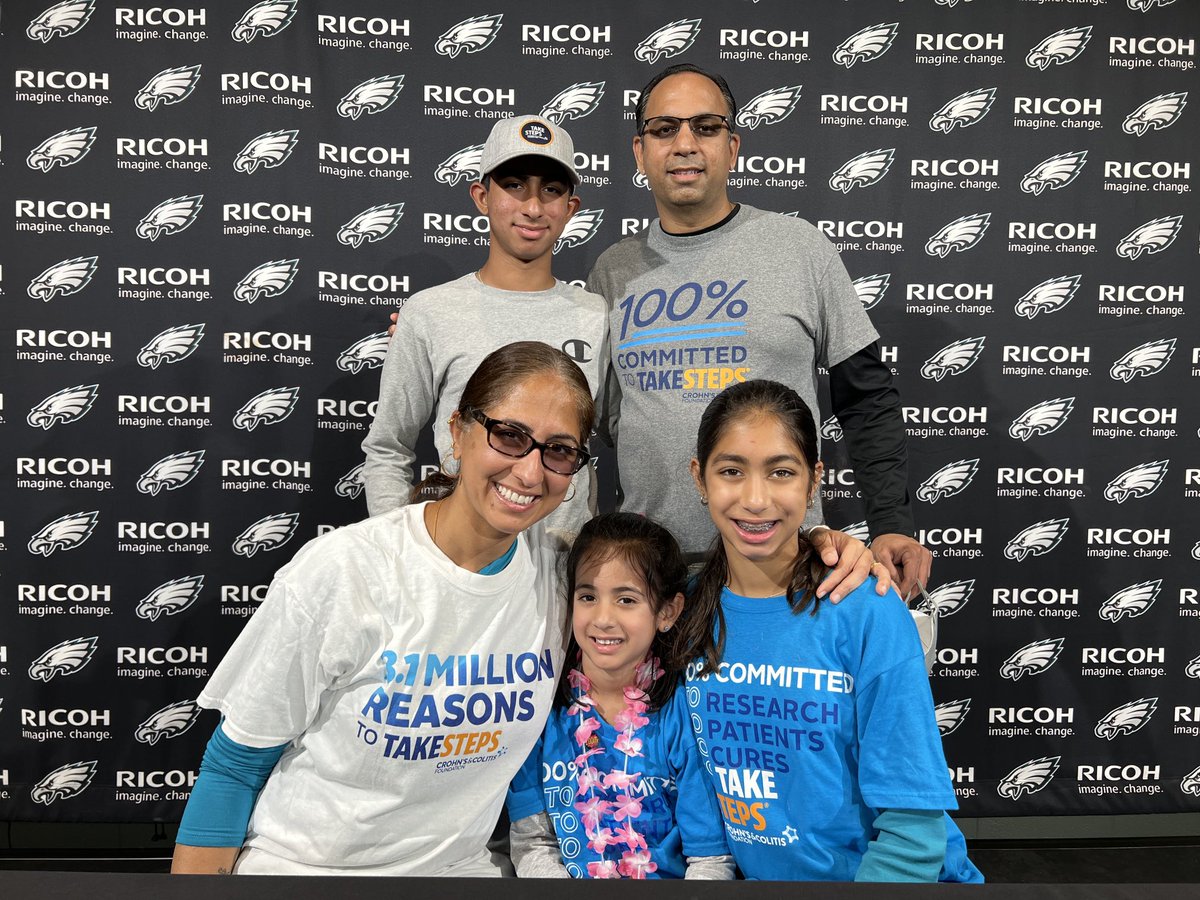 UCrohns_DrB's tweet photo. #takestepsphilly ⁦@CrohnsColitisFn⁩ great takes steps event at the stadium the NY Giants play the eagles! https://t.co/daUZj3oNHi