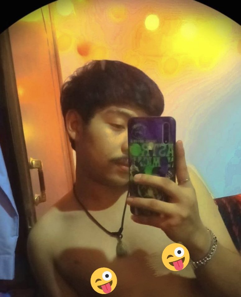 Nat110345's tweet photo. อาการร้อน มากอดหรือมาถอดดี🤣🤣🤣🤣 https://t.co/W7j2xL4Lxs