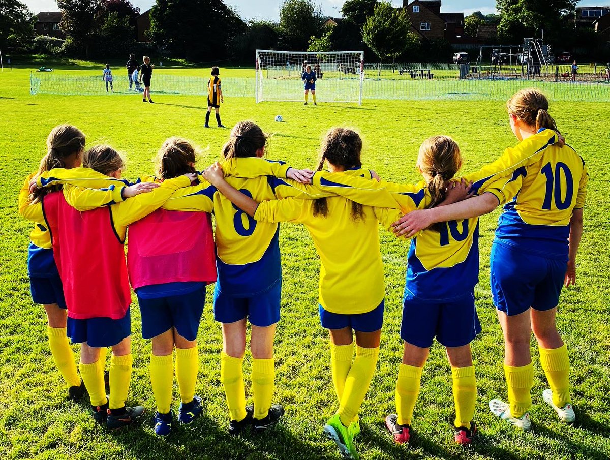idjbell's tweet photo. Well done Ascot U11 Girls. 

Runners up at the fantastically ran Tilehurst tournament today. Level in the final after 10 tough matches and only losing out on penalties.

Next time girls! 👏👏 @AscotFc @AscotLadiesFC https://t.co/4Wwcrd27u9