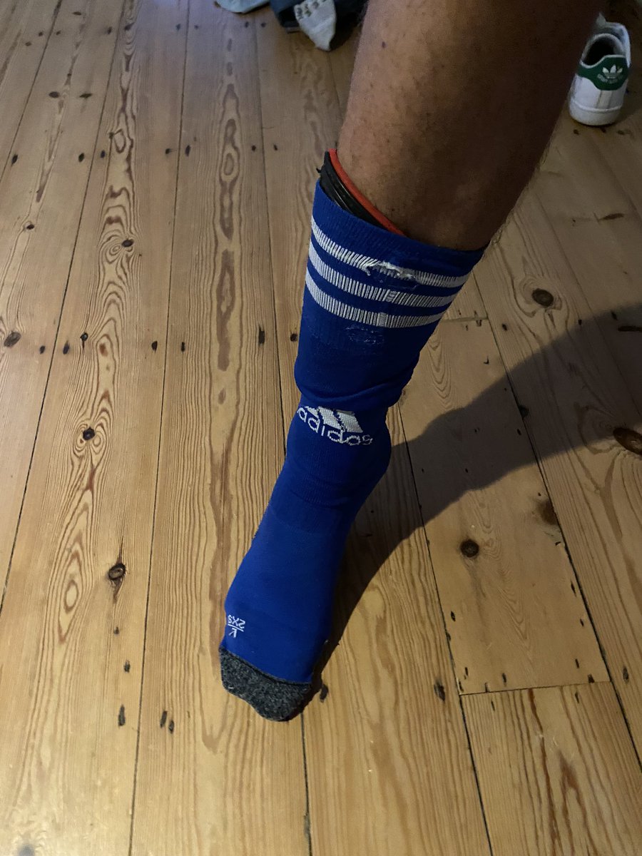 skidz6's tweet photo. @433 1. it’s mahrez 100% I would know.
(Leicester fan)
2. He where’s a sondico shin pad as well proof in the pic. (5yr old sock and sondico shin pad combo)
#factsonly https://t.co/wQvgAiIJDd