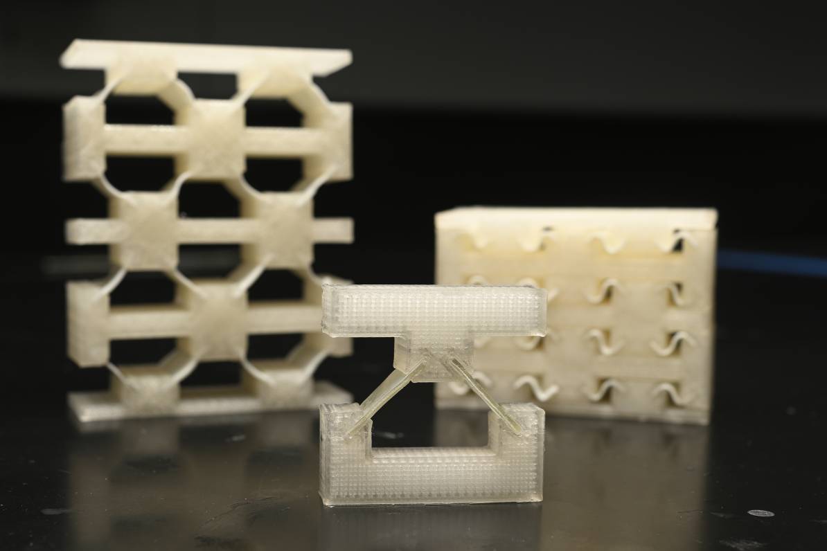 ASMEdotorg's tweet photo. A new lightweight, foam-like material has endless benefits, from reducing fuel consumption in vehicles to making protective gear more comfortable. https://t.co/zRdcZ4y2I4

📸 :  Will Kirk/@JohnsHopkins https://t.co/0QUXpkmT6O