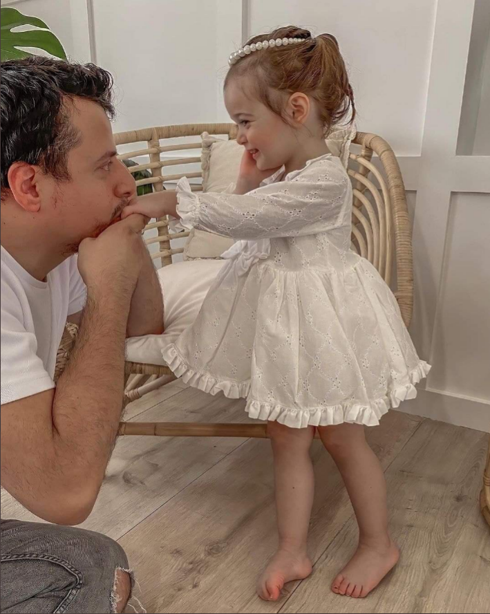fotoğrafın güzelliğine bak ahh kalbimm..