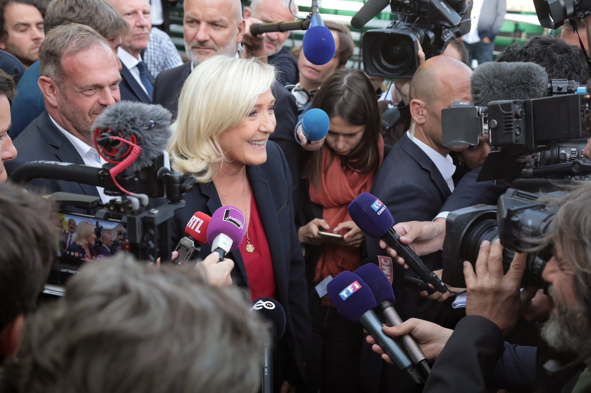 Marine Le Pen tweet media