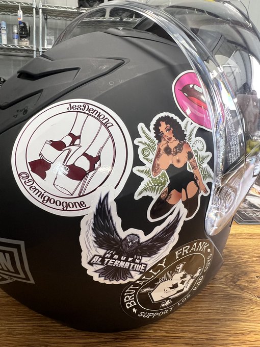 People are loving these stickers in my motorcycle class @Demigoogone @ravenalternativ @vonbettie https://t<a href="/tag/mvsales"class="tags"><span>#mvsales</span></a>
