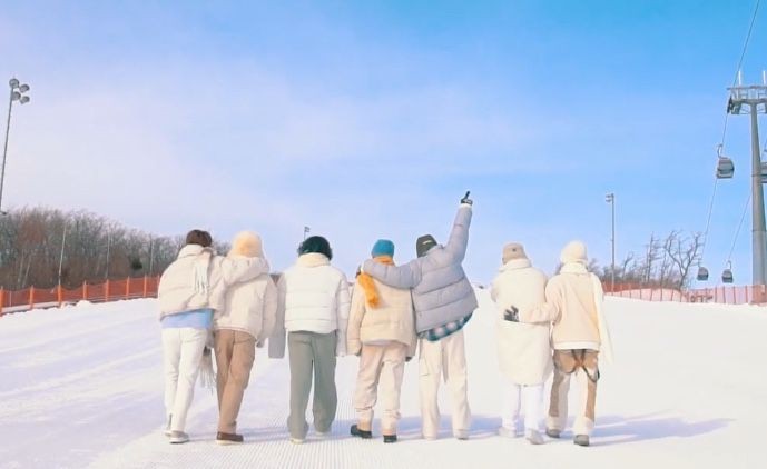 061220thirteen's tweet photo. my home, my family #BTS9thAnniversary
💜 https://t.co/6Dffza3xDH