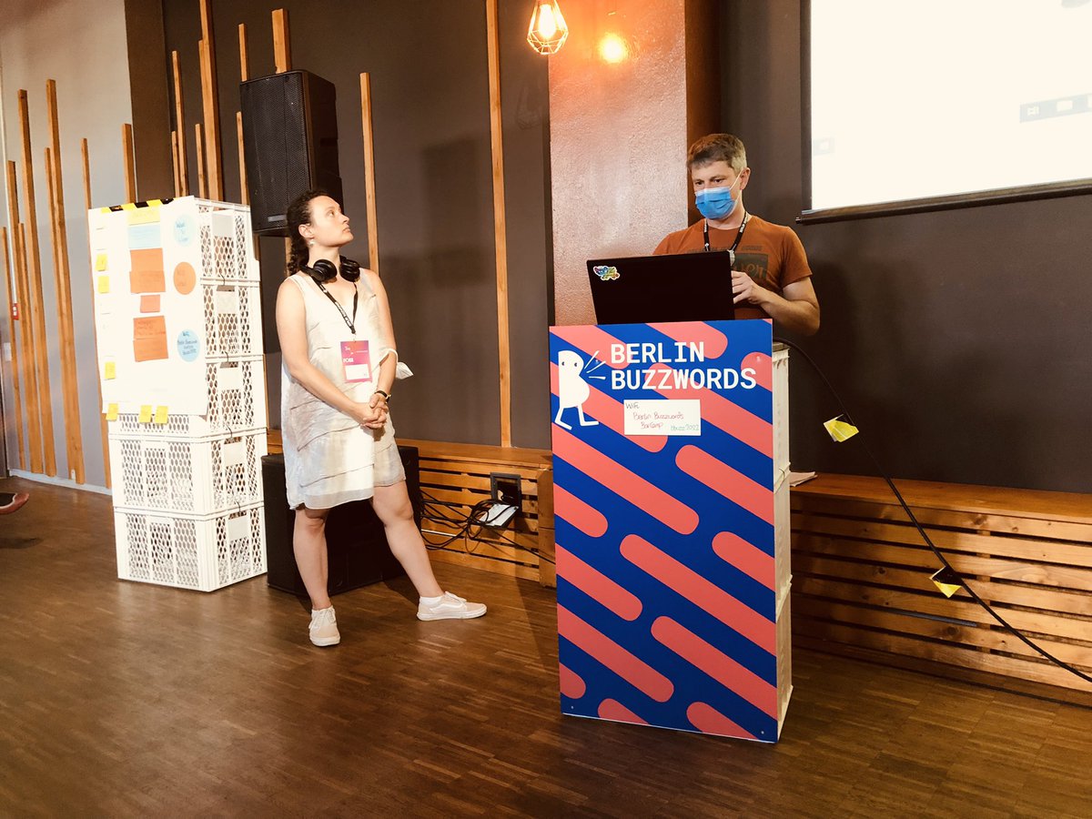 Nice <a href="/RuedigerKurz/">Rüdiger Kurz 🎙️</a> &amp; Kristiana from our @dbsystel Search team sharing insights at the Berlin Busswords Barcamp #bbuzz