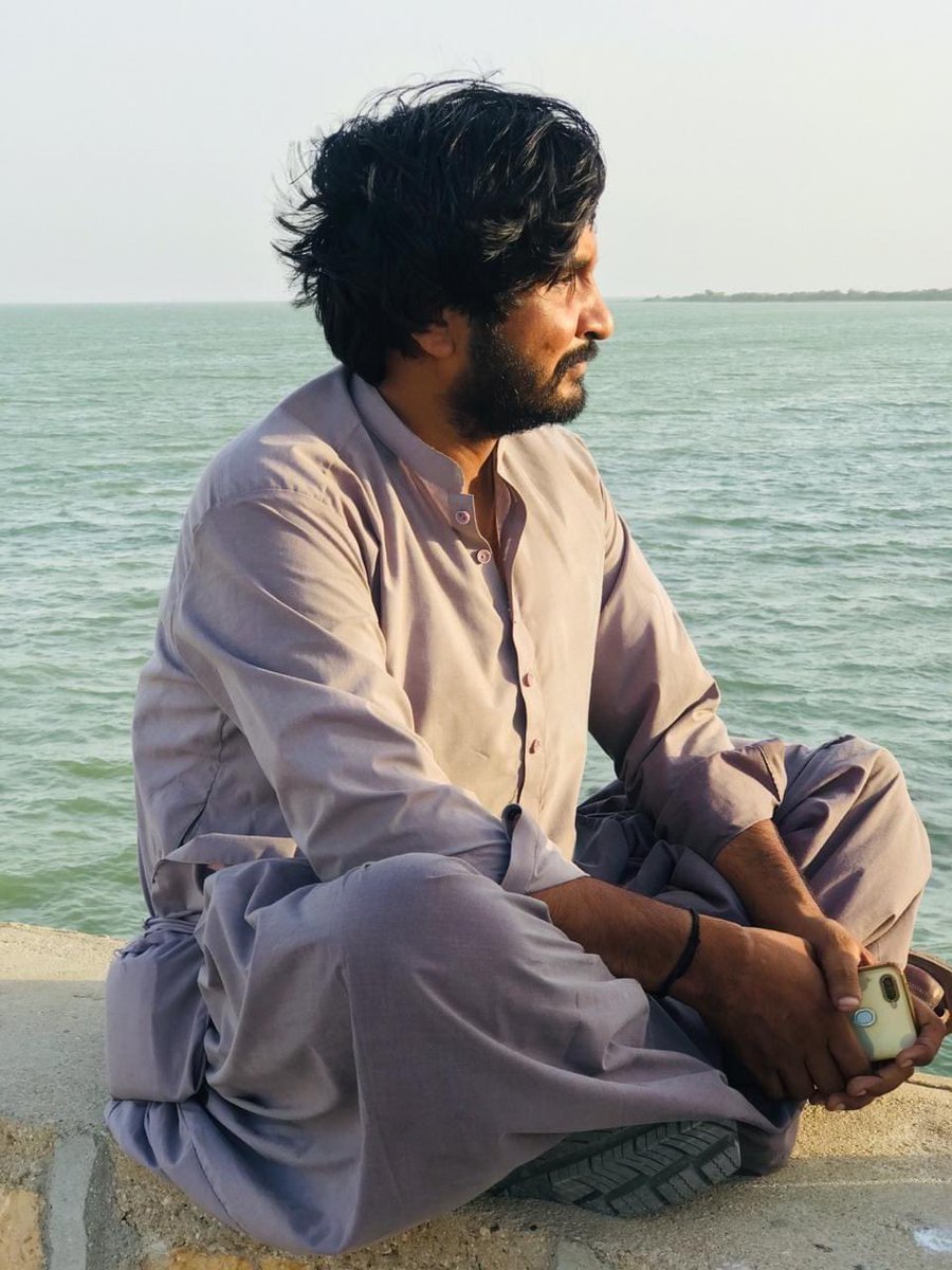 RiazAli40629398's tweet photo. لهر ٿي جاڳي ڪري ، ٻي لهر ۾ 
ڇو سمندر ڇو ڀلا سمهي ئي نٿو 

  #ReleaseDostAliBhatti https://t.co/FRGCUhdYEg