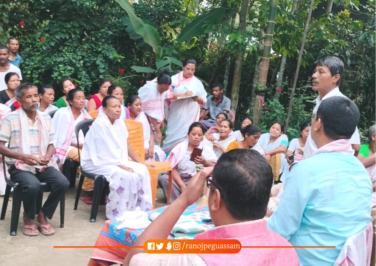 ranojpeguassam's tweet photo. মাননীয় প্ৰধানমন্ত্ৰী শ্ৰী নৰেন্দ্ৰ মোদী ডাঙৰীয়া নেতৃত্বাধীন বিজেপি মিত্ৰজোঁট চৰকাৰৰ অষ্টম বৰ্ষপূৰ্তিত ধেমাজি জিলাৰ কোৱাফলা অঞ্চলৰ গাঁওবাসীৰ সৈতে মত বিনিময় কৰোঁ। 1/2 @himantabiswa @PradanBaruah https://t.co/9x1a0uku4K