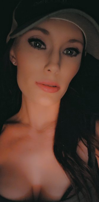 Girls wear hats better!  Rt if you agree 😏 #milf #redhead #HatDays #cute https://t.co/X7ROuEvlcR<a href="/tag/milf"class="tags">#milf</a><a href="/tag/cute"class="tags"><span>#cute</span></a><a href="/tag/redhead"class="tags"><span>#redhead</span></a><a href="/tag/hatdays"class="tags"><span>#hatdays</span></a>