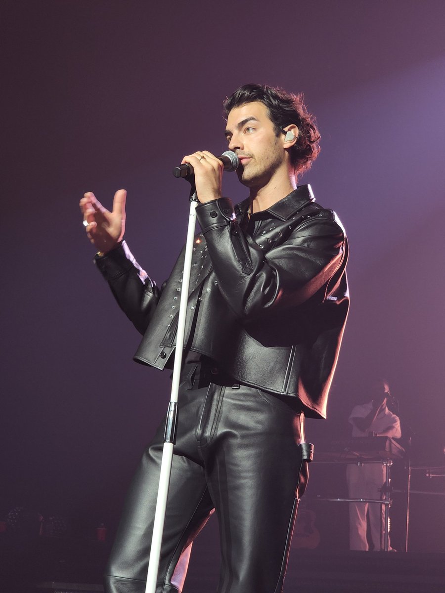 Night 5 was a <a href="/joejonas/">J O E  J O N A S</a> night