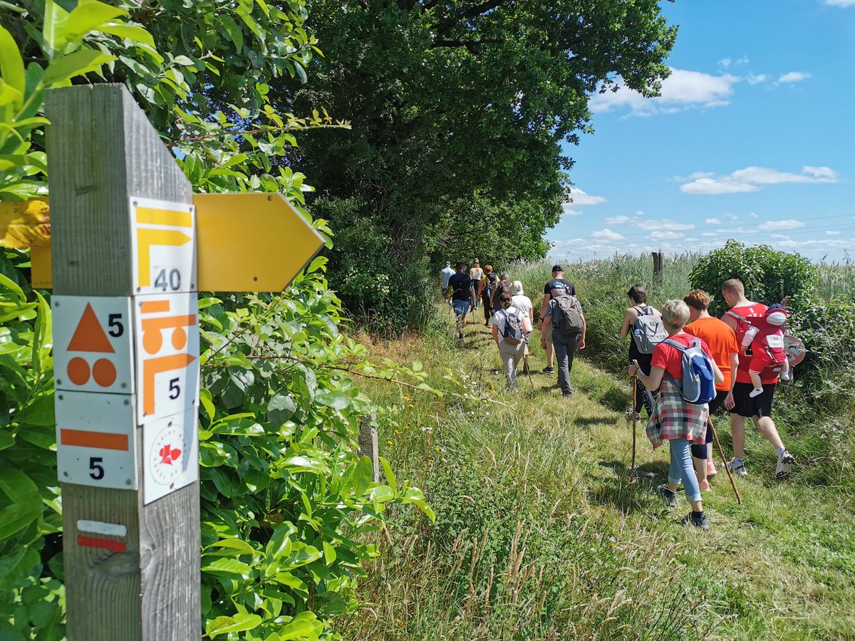 eric53000's tweet photo. Inauguration du circuit de randonnée no 40 au départ de #Vimarcé sur la commune nouvelle de #Vimartin. Une belle vue de chaque côté de la colline lorsque l'on atteint le chemin de crête. Bravo aux bénévoles 👏🥾
#ParcoursRando40 #randonnée @lescoevrons
https://t.co/EeitZIhgxG https://t.co/Y3O6KznvqM